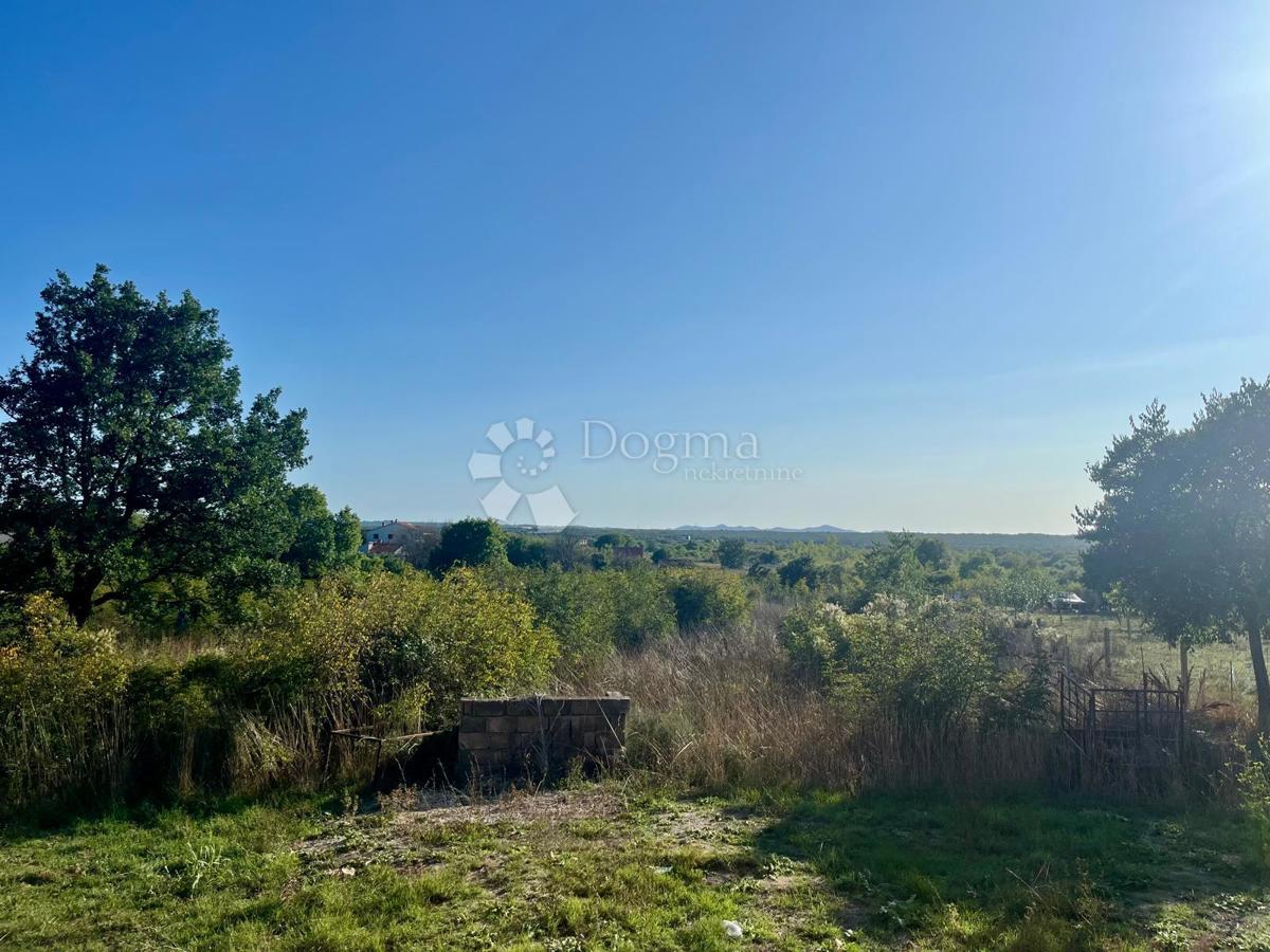 Terreno agricolo Poljica Brig, Nin, 1.200m2