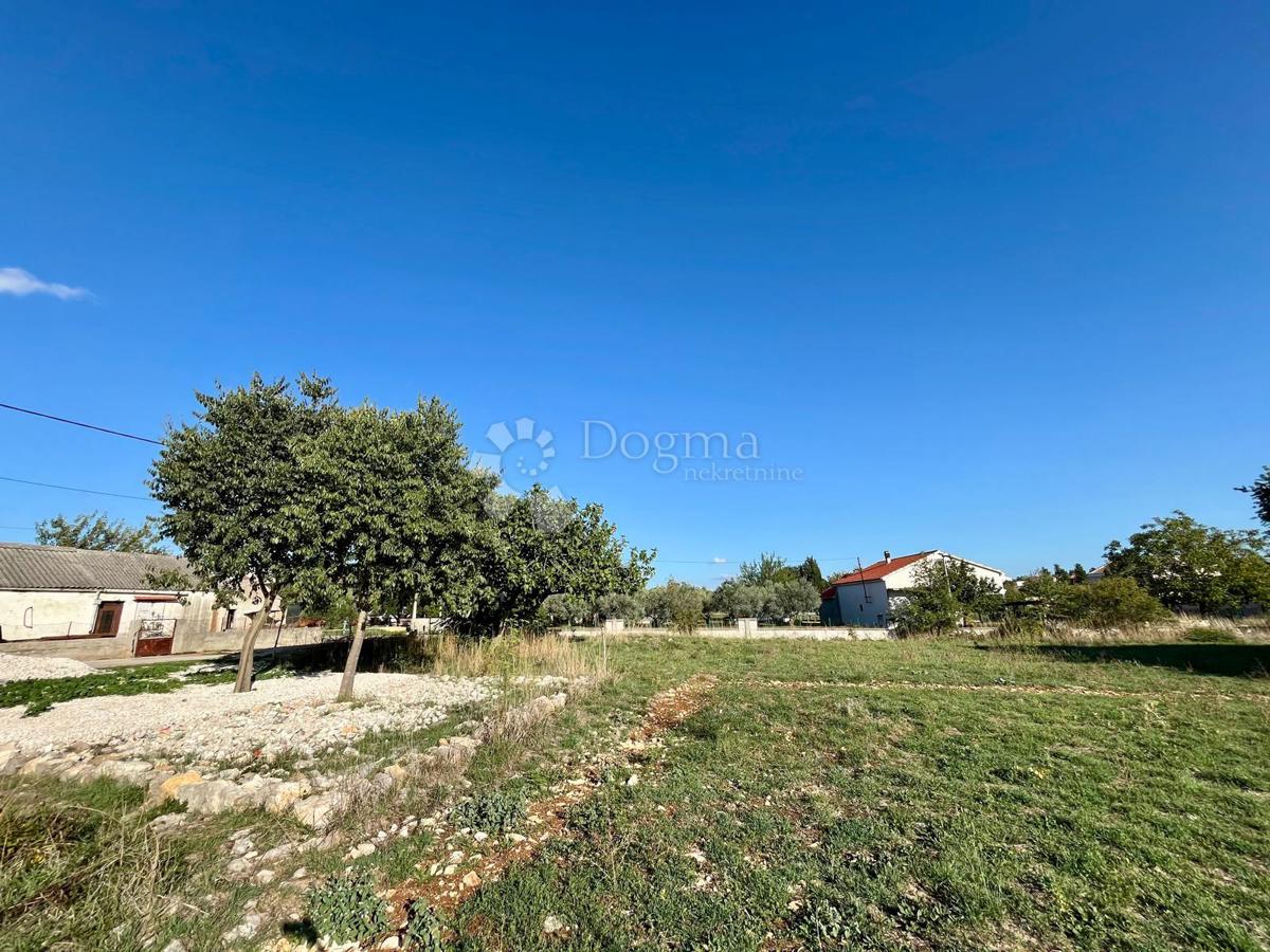 Terreno agricolo Poljica Brig, Nin, 1.200m2