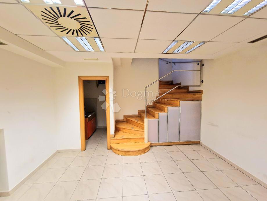 Locale commerciale Špansko, Stenjevec, 167m2