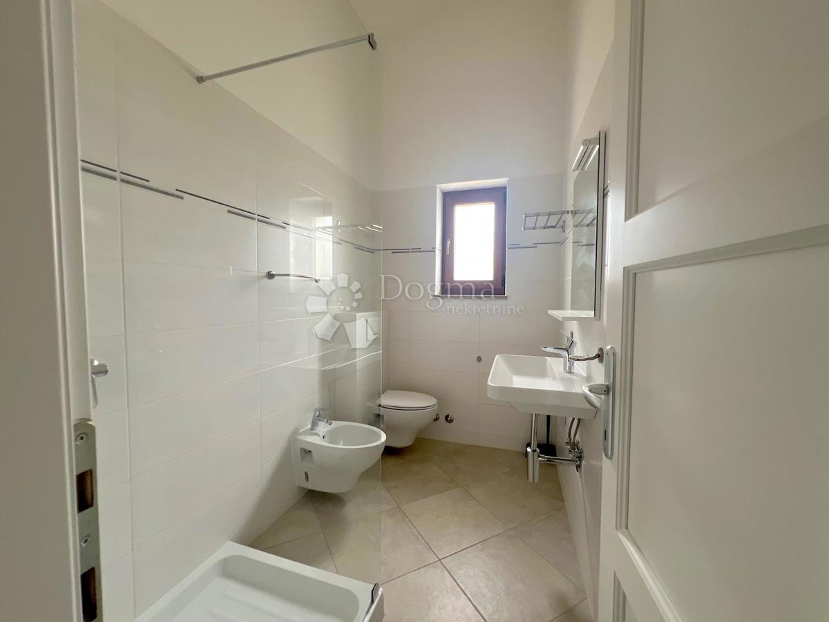 Casa Kaštelir, Kaštelir-Labinci, 190m2