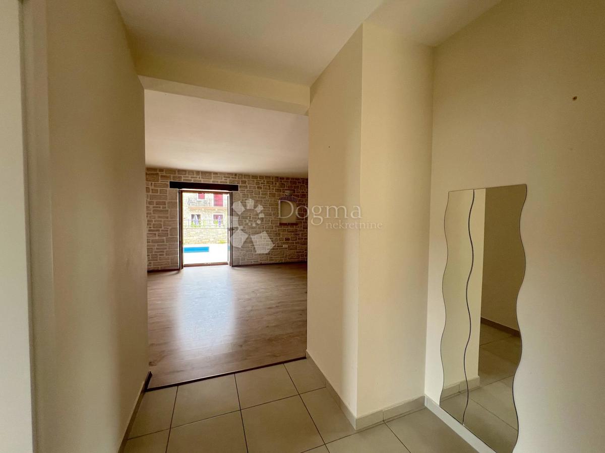 Casa Kaštelir, Kaštelir-Labinci, 190m2