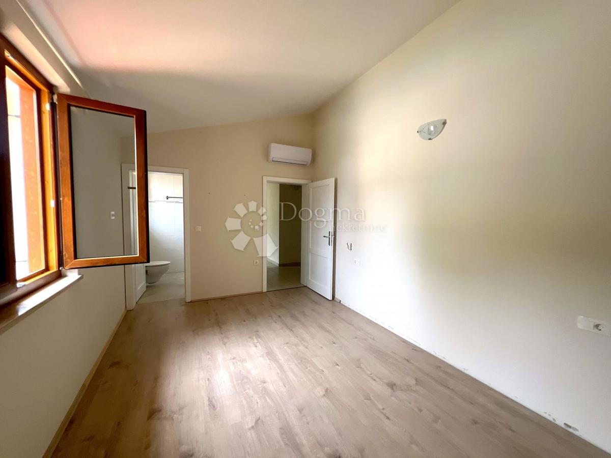 Casa Kaštelir, Kaštelir-Labinci, 190m2