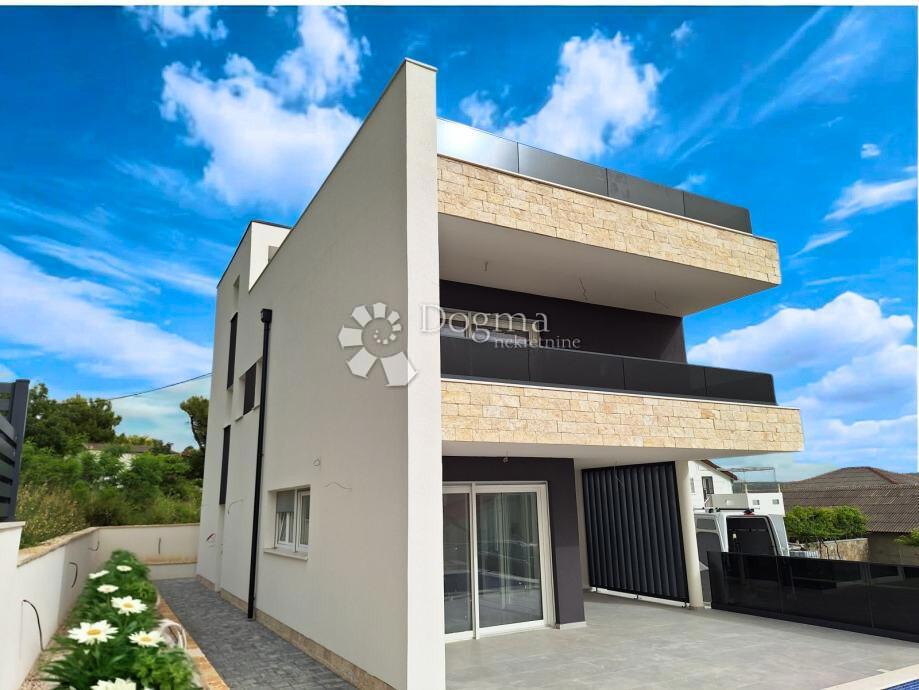 Residenza Moderna sul Mare con Vista Mozzafiato