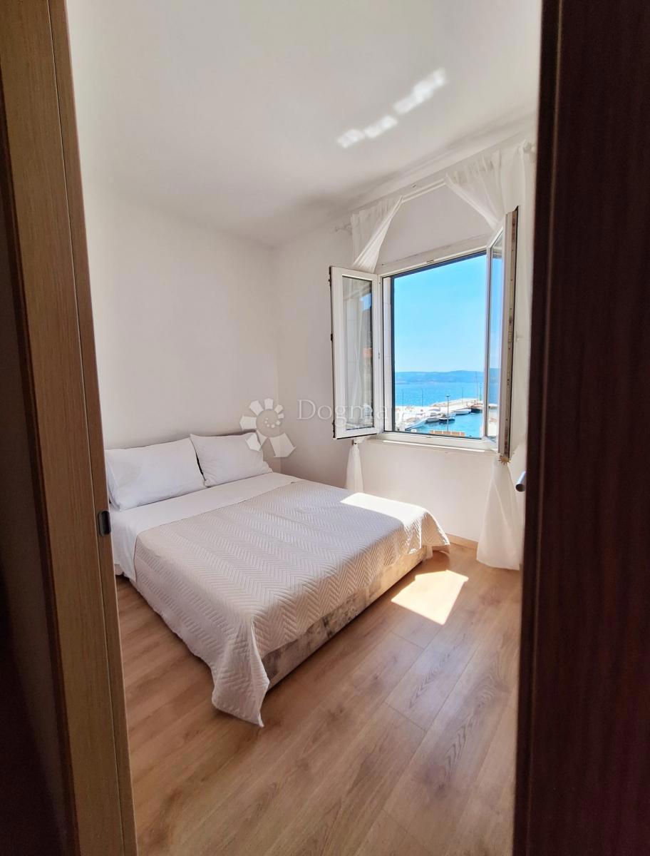 Unico appartamento con due camere da letto all’interno di un edificio di interesse culturale, a soli 35 m dal mare.