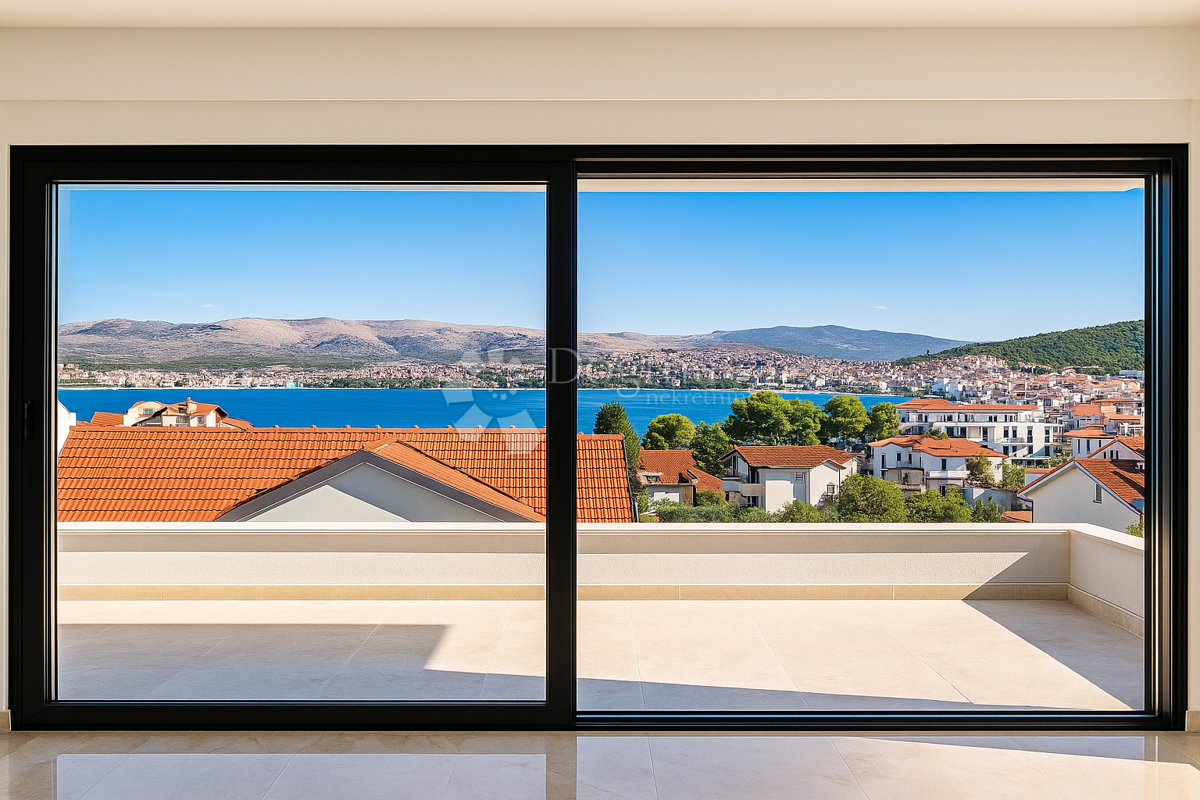 Čiovo - Attico con terrazza sul tetto e vista mare!