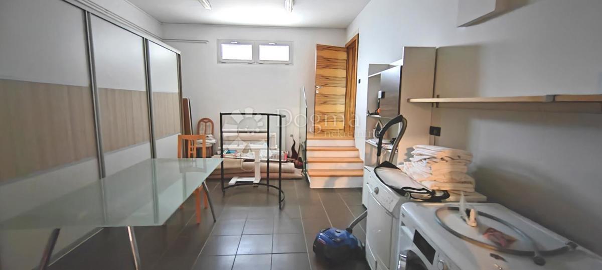 Locale commerciale Lug Samoborski, Samobor - Okolica, 184m2