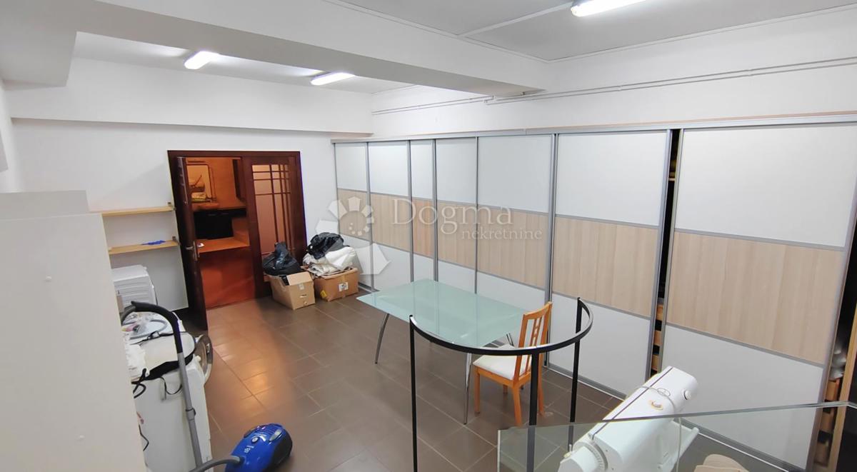 Locale commerciale Lug Samoborski, Samobor - Okolica, 184m2