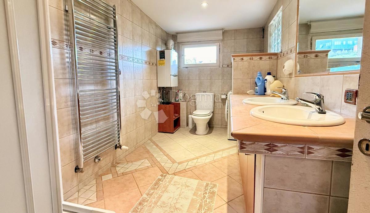 Allogio Srebrnjak, Maksimir, 164m2