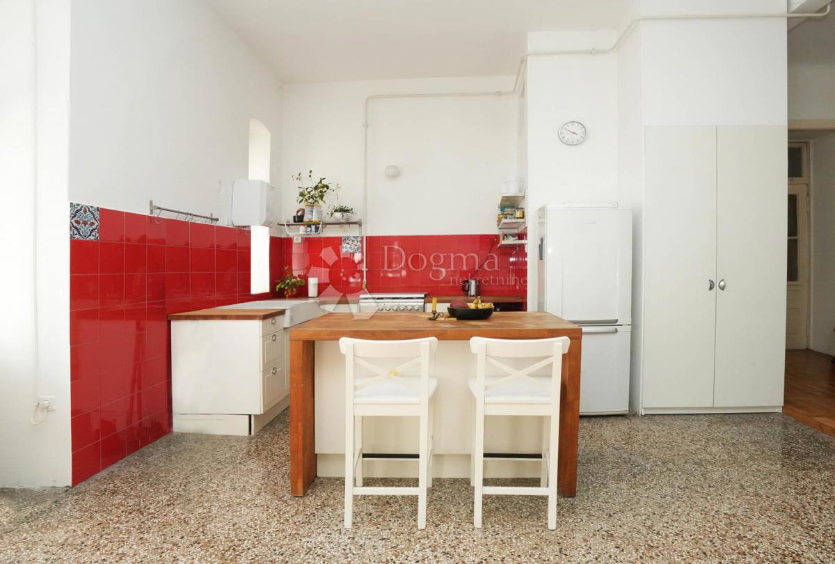 Bellissimo appartamento vicino al mercato con terrazza