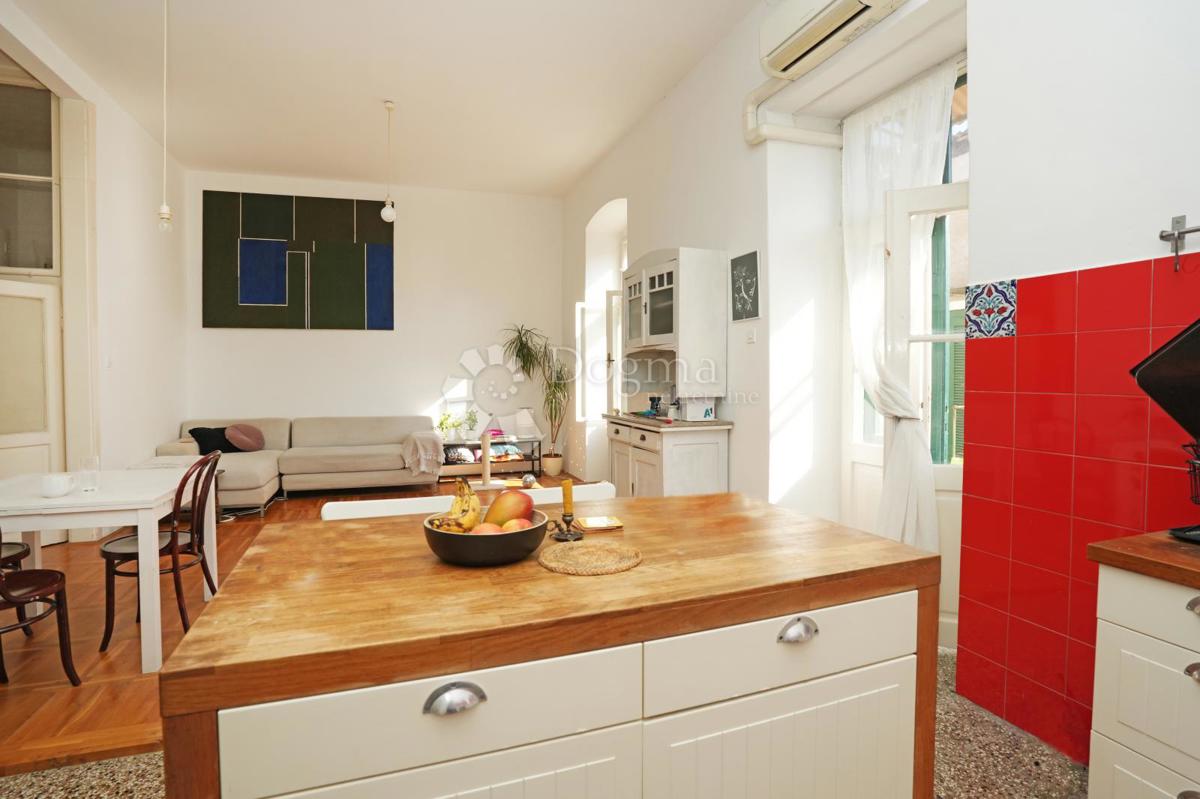 Bellissimo appartamento vicino al mercato con terrazza