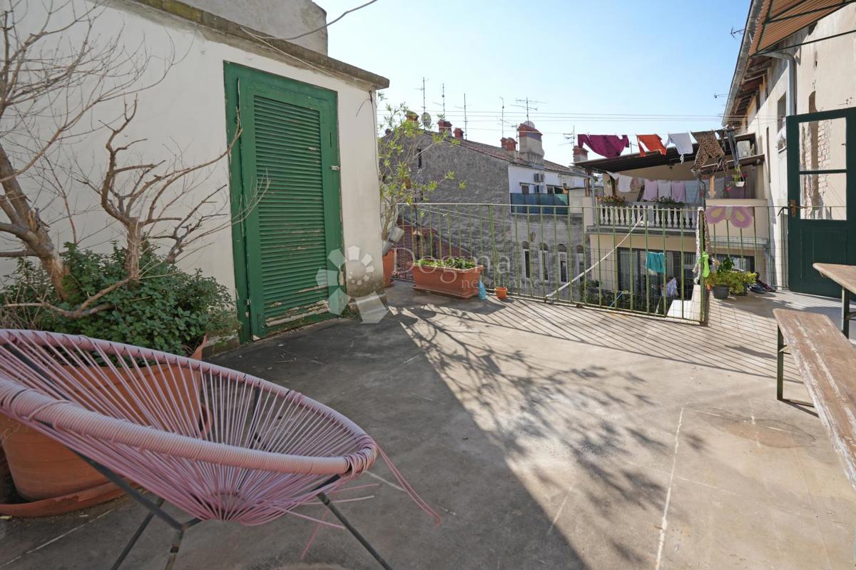 Bellissimo appartamento vicino al mercato con terrazza