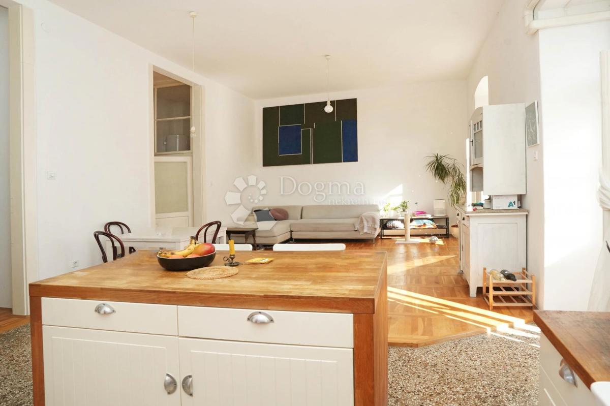 Bellissimo appartamento vicino al mercato con terrazza