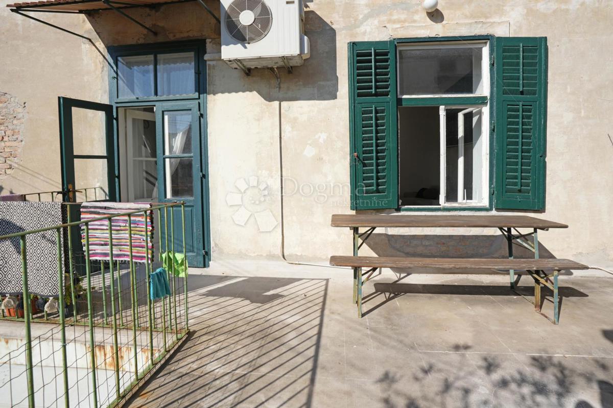 Bellissimo appartamento vicino al mercato con terrazza