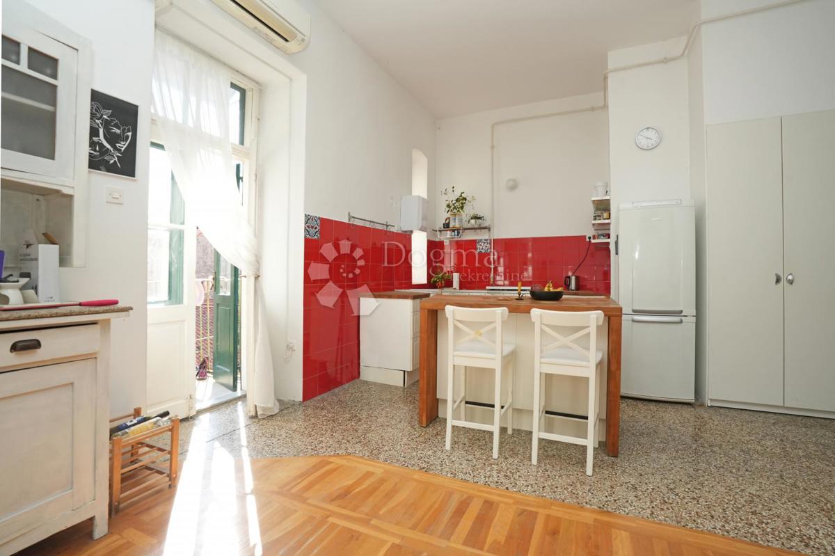 Bellissimo appartamento vicino al mercato con terrazza