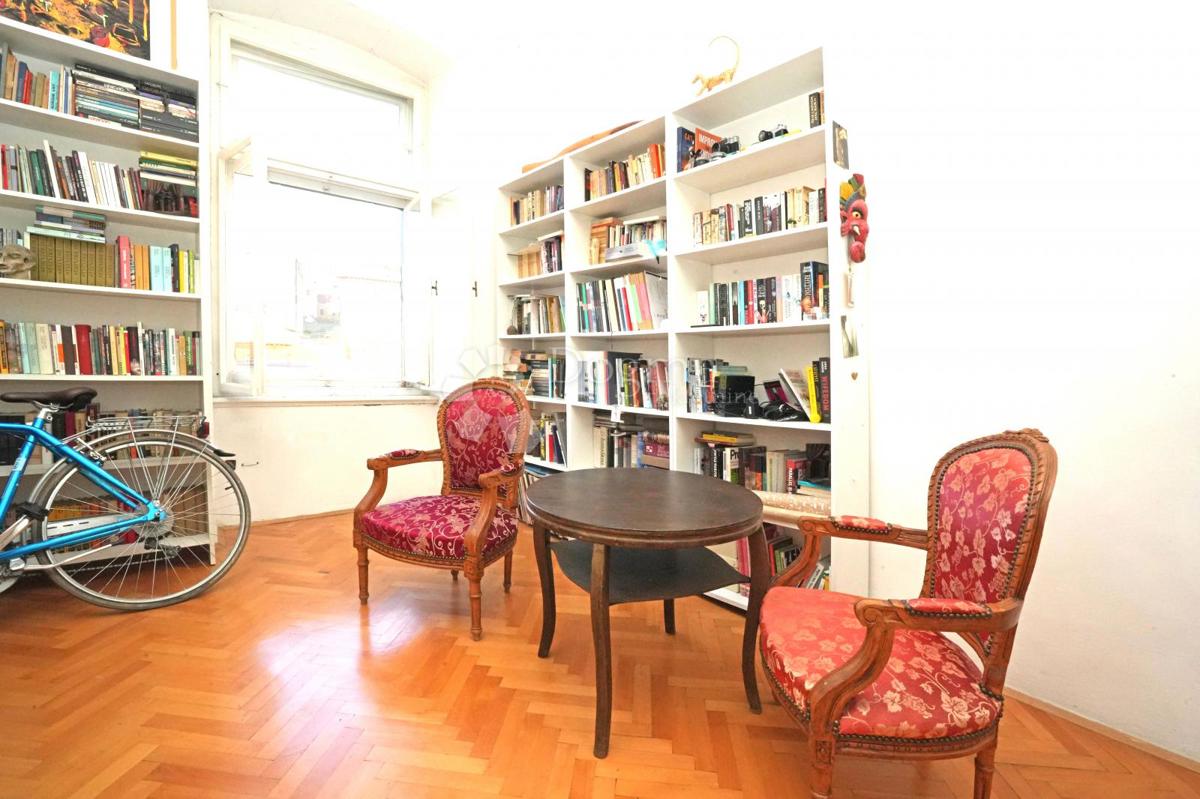 Bellissimo appartamento vicino al mercato con terrazza