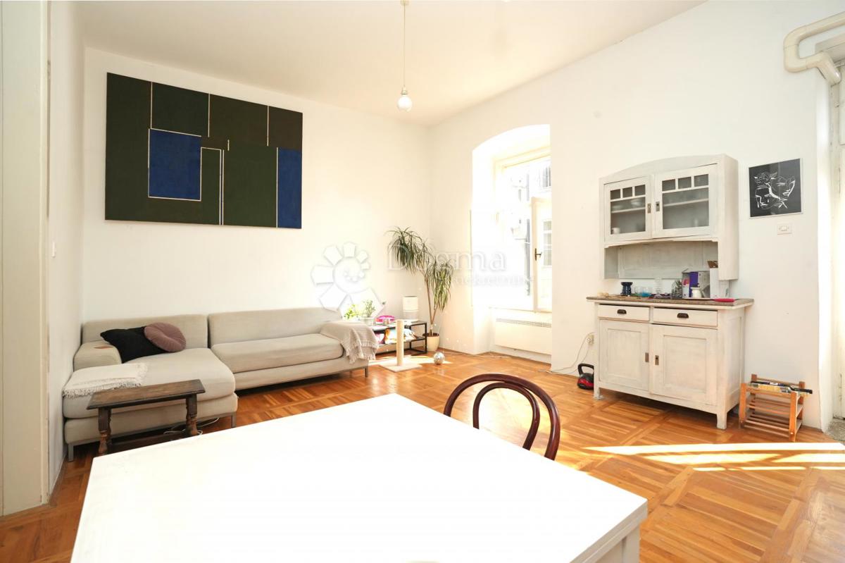 Bellissimo appartamento vicino al mercato con terrazza