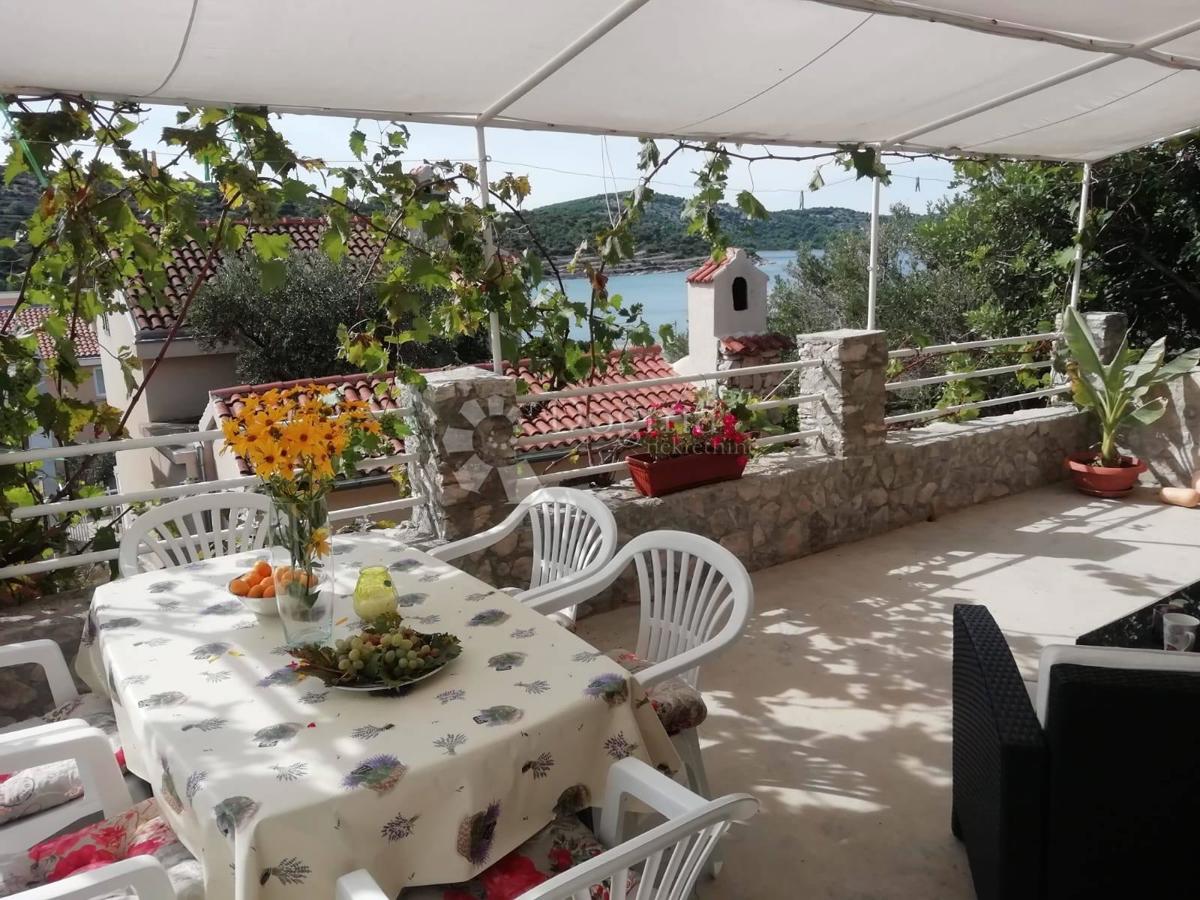 Casa Kaprije, Šibenik - Okolica, 180m2