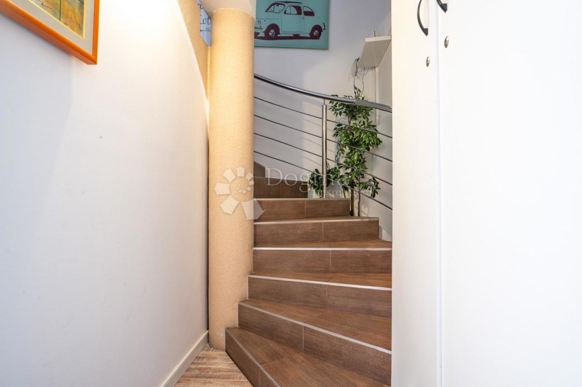 Allogio Centar, Rijeka, 124,70m2