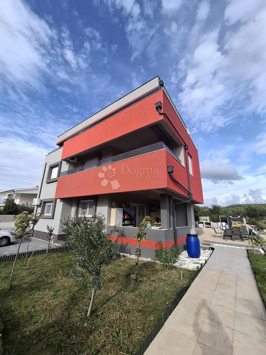 Appartamento Turanj, Sveti Filip I Jakov, 130m2