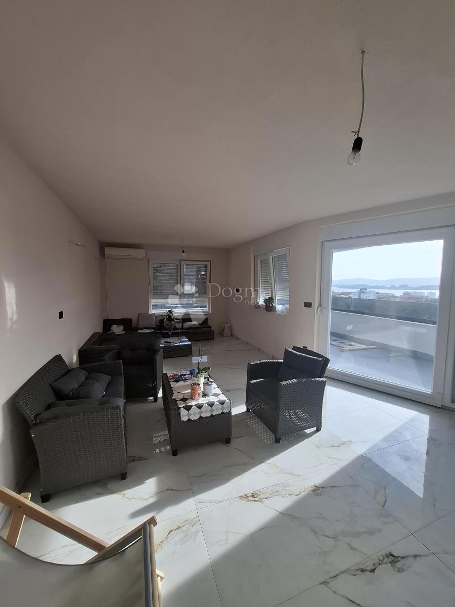 Appartamento Turanj, Sveti Filip I Jakov, 130m2