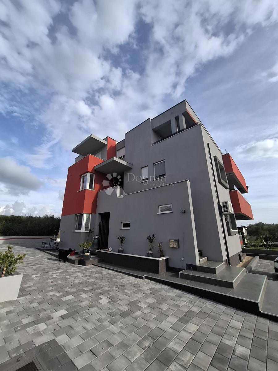 Appartamento Turanj, Sveti Filip I Jakov, 130m2