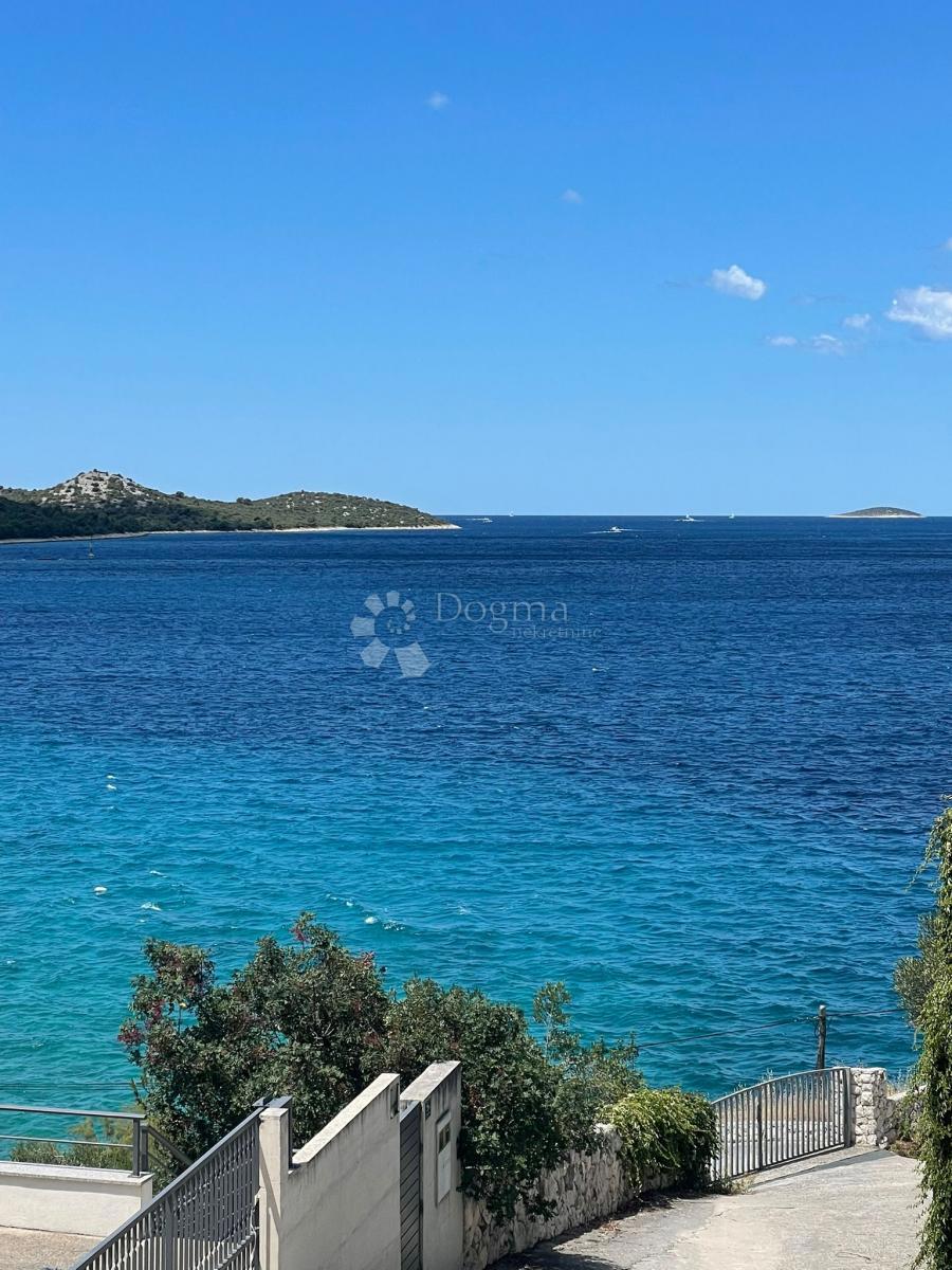 Casa Ražanj, Rogoznica, 246,67m2