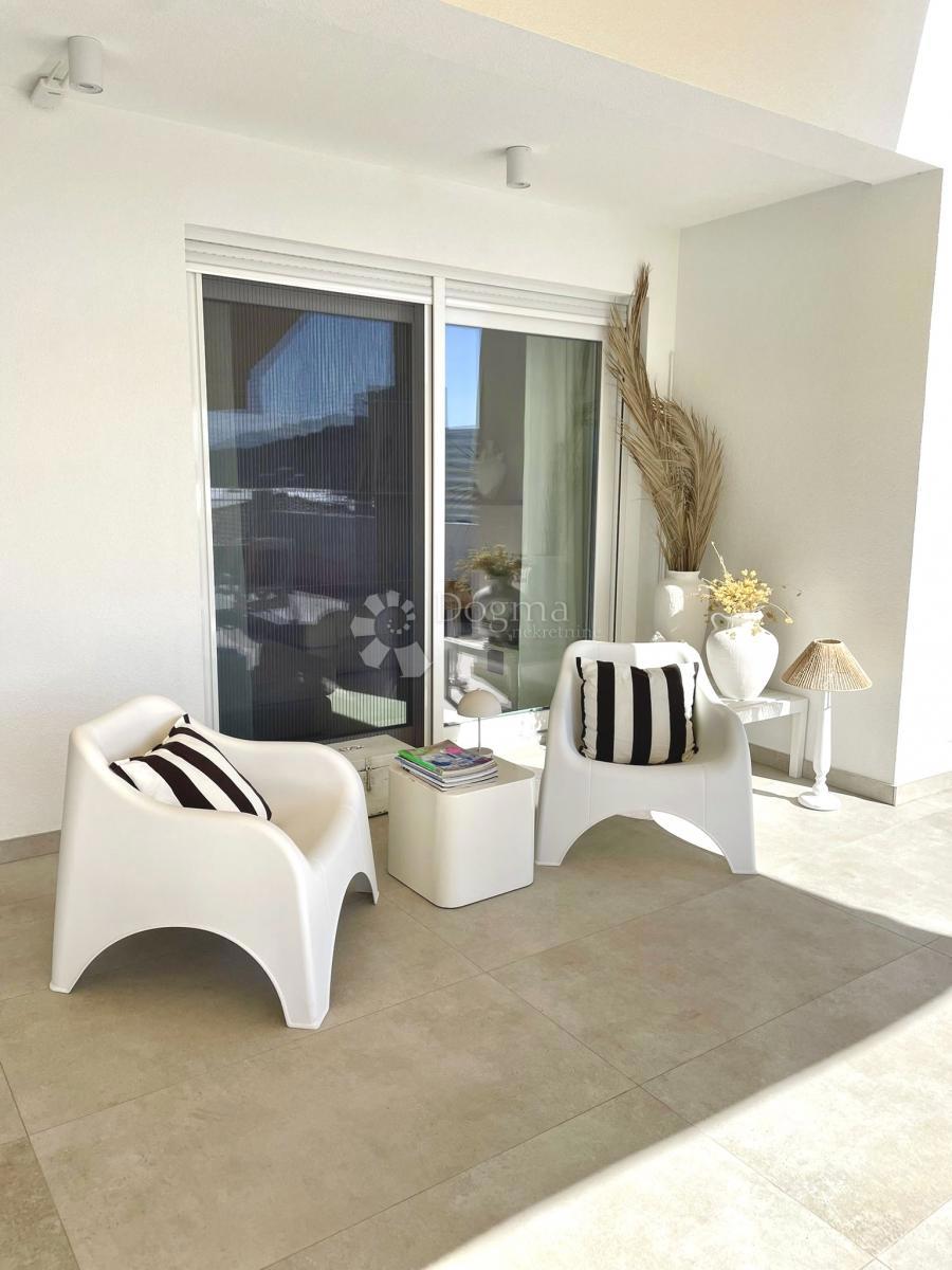 Casa Ražanj, Rogoznica, 246,67m2