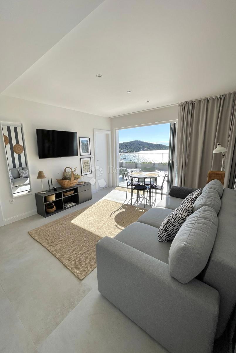 Casa Ražanj, Rogoznica, 246,67m2