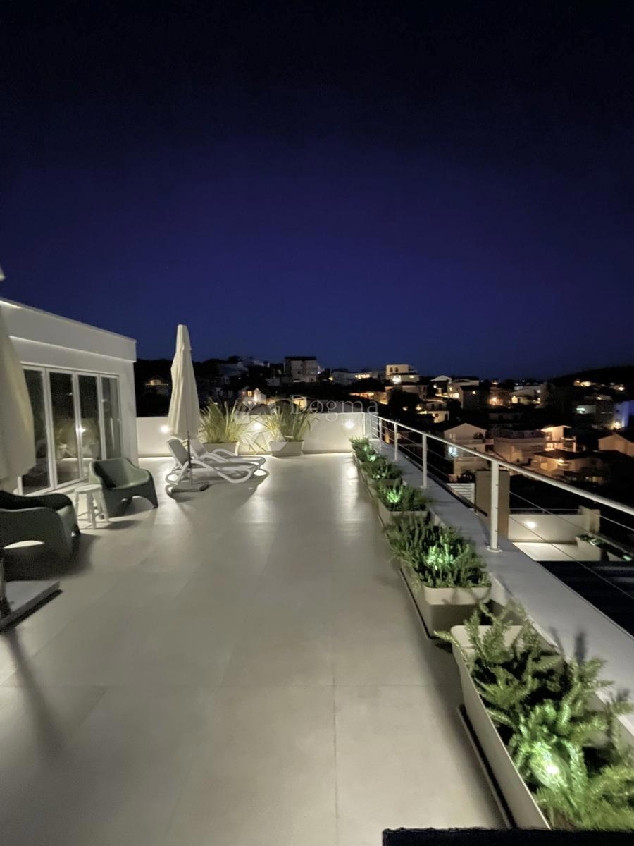 Casa Ražanj, Rogoznica, 246,67m2