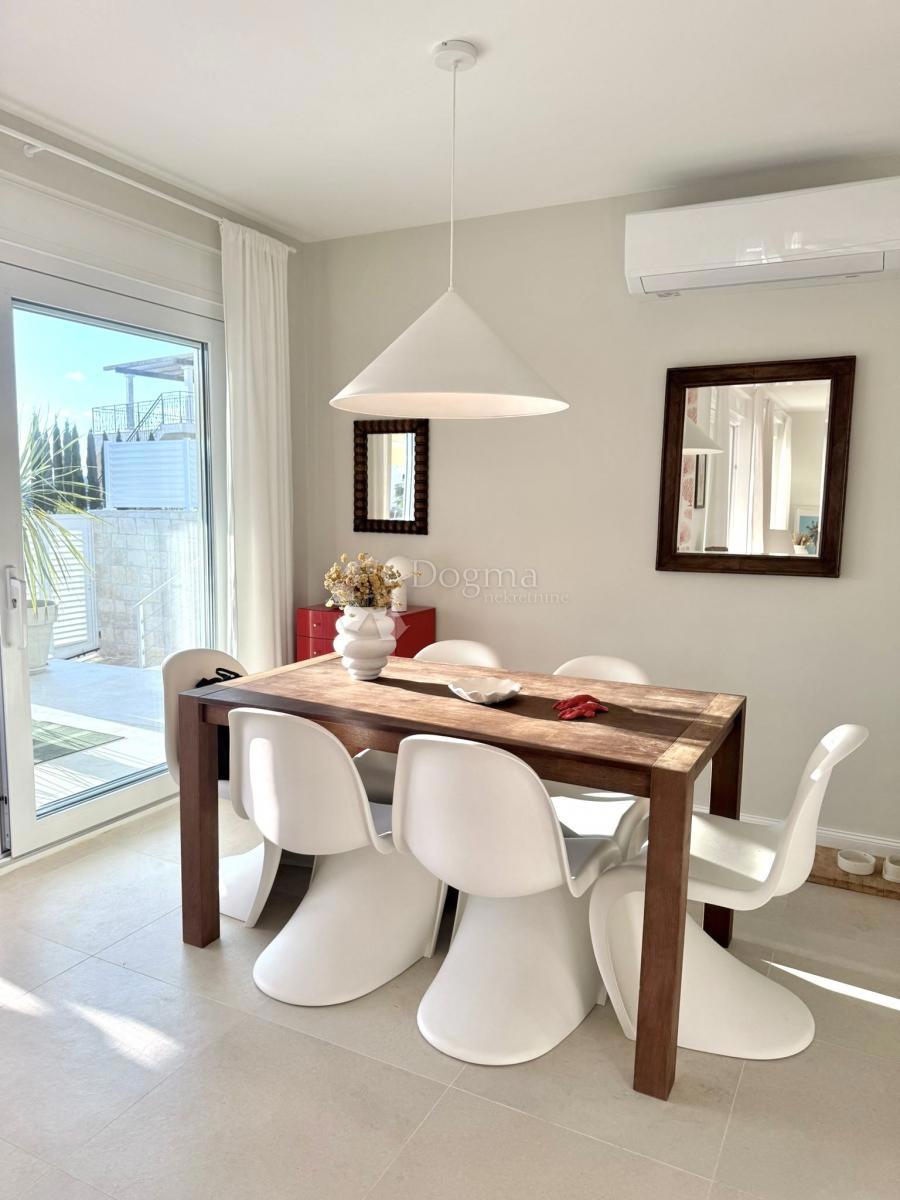 Casa Ražanj, Rogoznica, 246,67m2