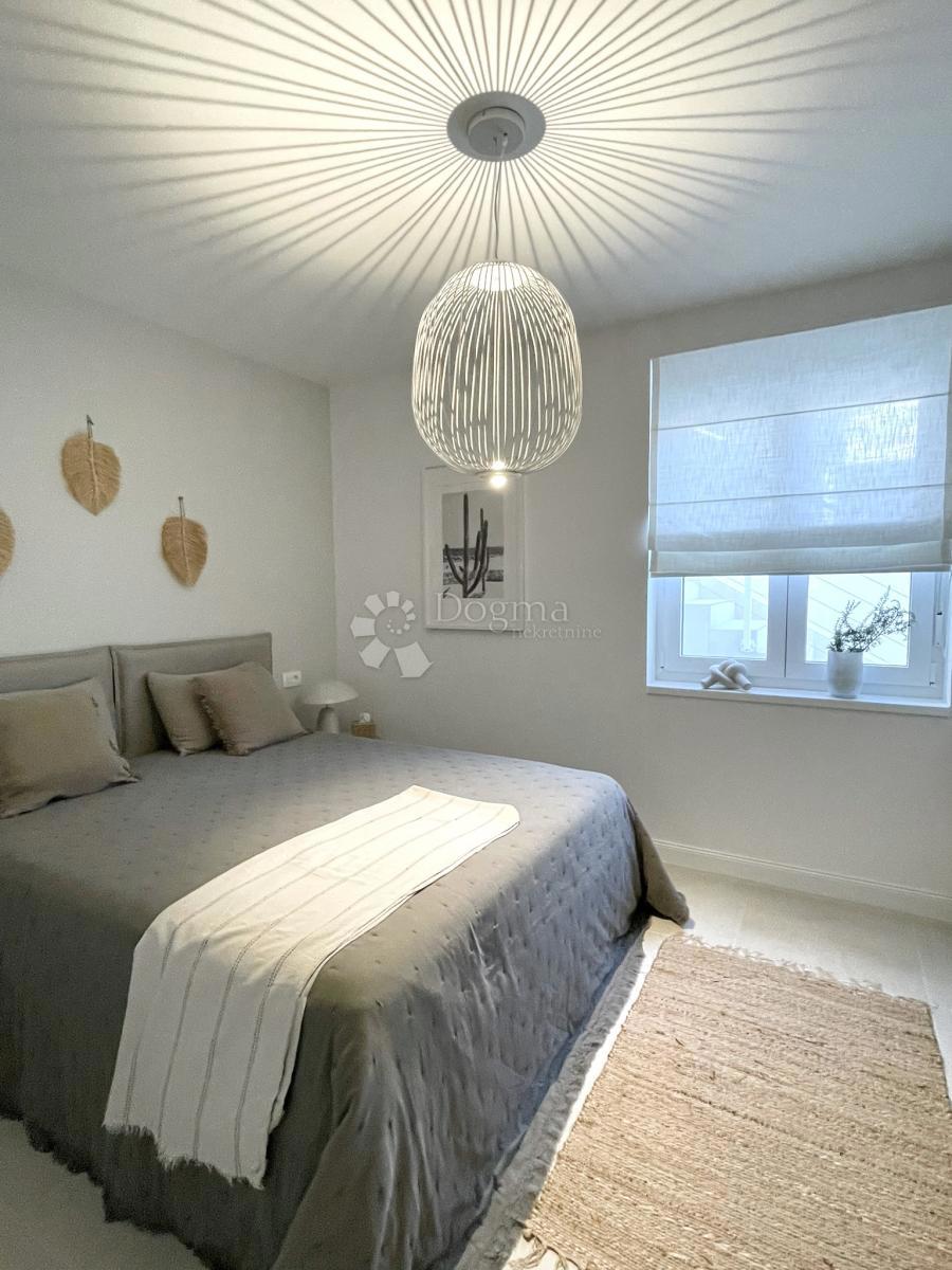 Casa Ražanj, Rogoznica, 246,67m2