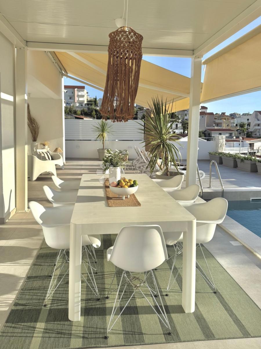 Casa Ražanj, Rogoznica, 246,67m2