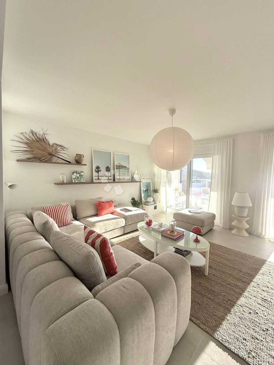 Casa Ražanj, Rogoznica, 246,67m2