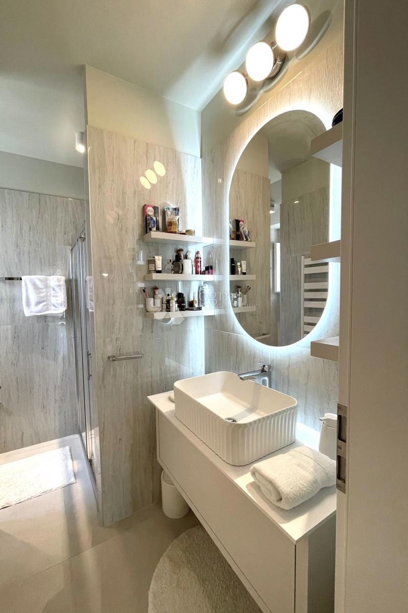 Casa Ražanj, Rogoznica, 246,67m2