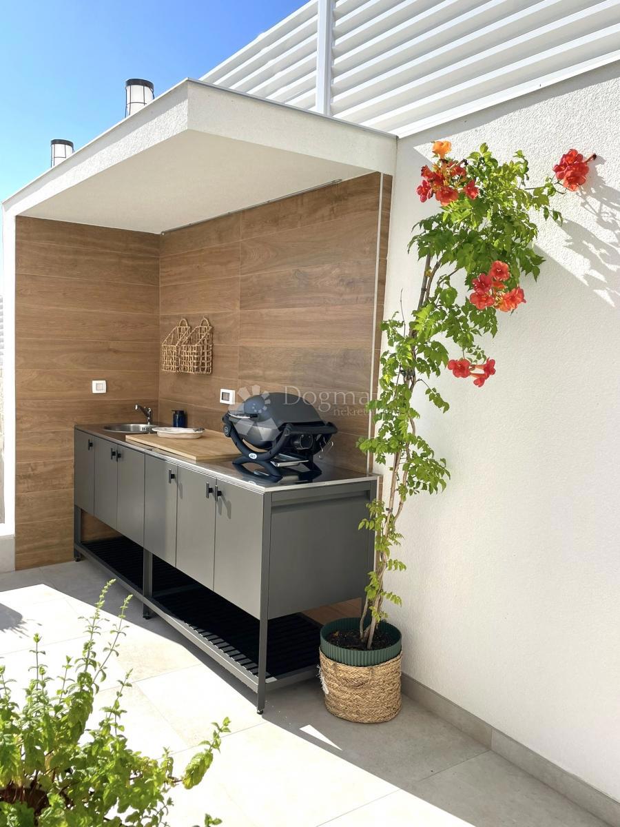 Casa Ražanj, Rogoznica, 246,67m2