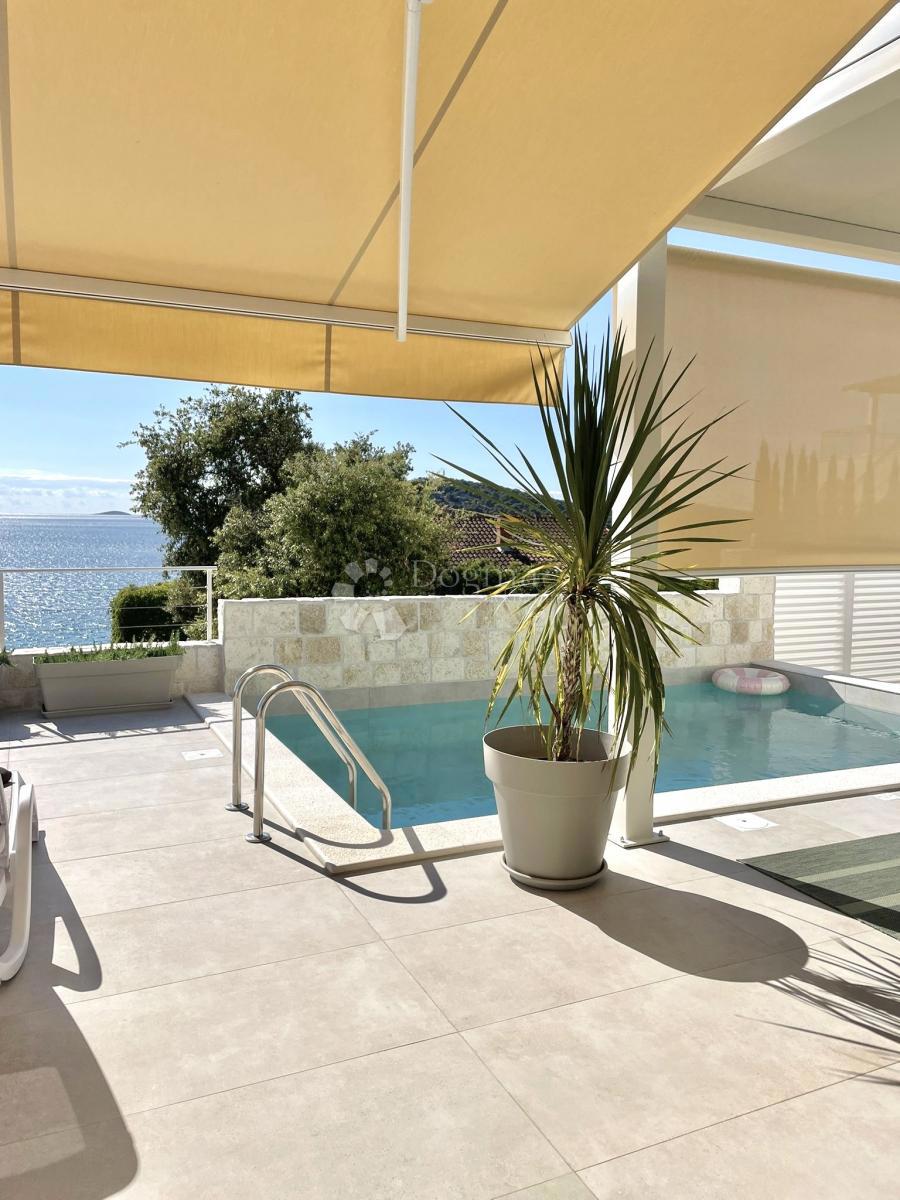 Casa Ražanj, Rogoznica, 246,67m2