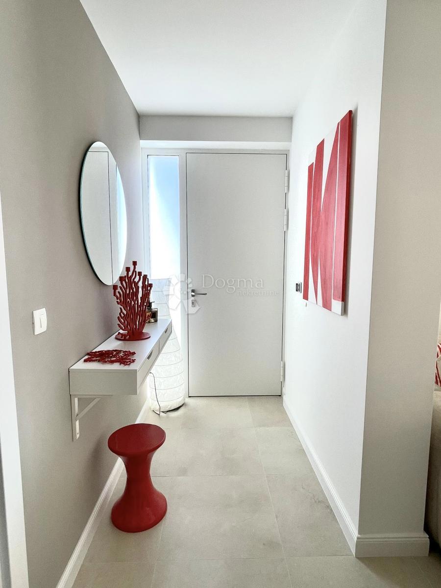 Casa Ražanj, Rogoznica, 246,67m2