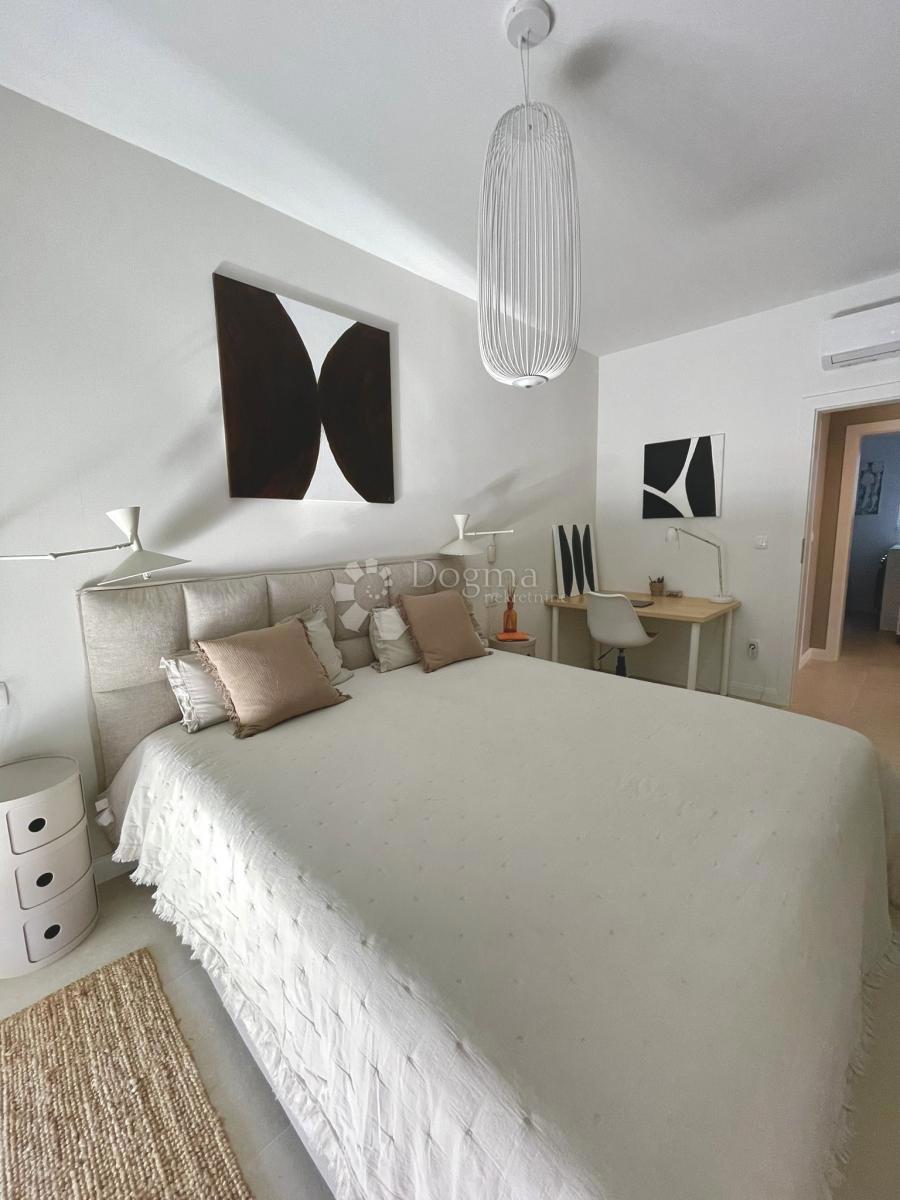 Casa Ražanj, Rogoznica, 246,67m2