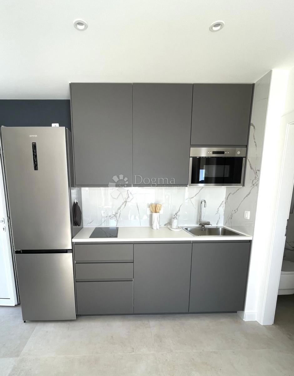 Casa Ražanj, Rogoznica, 246,67m2