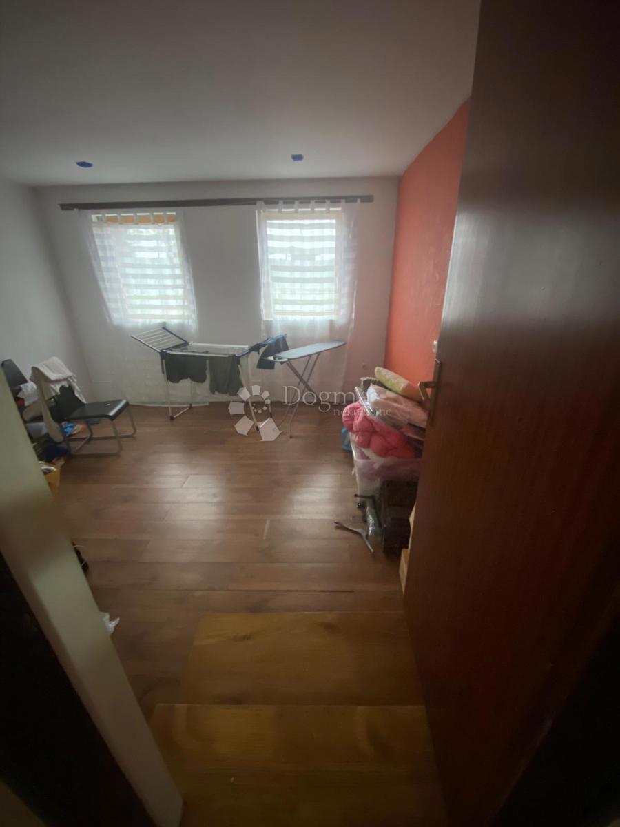 Casa Stružec, Popovača, 4.302m2