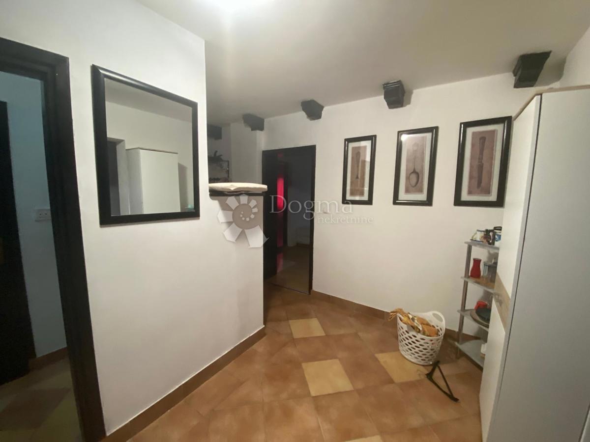 Casa Stružec, Popovača, 4.302m2