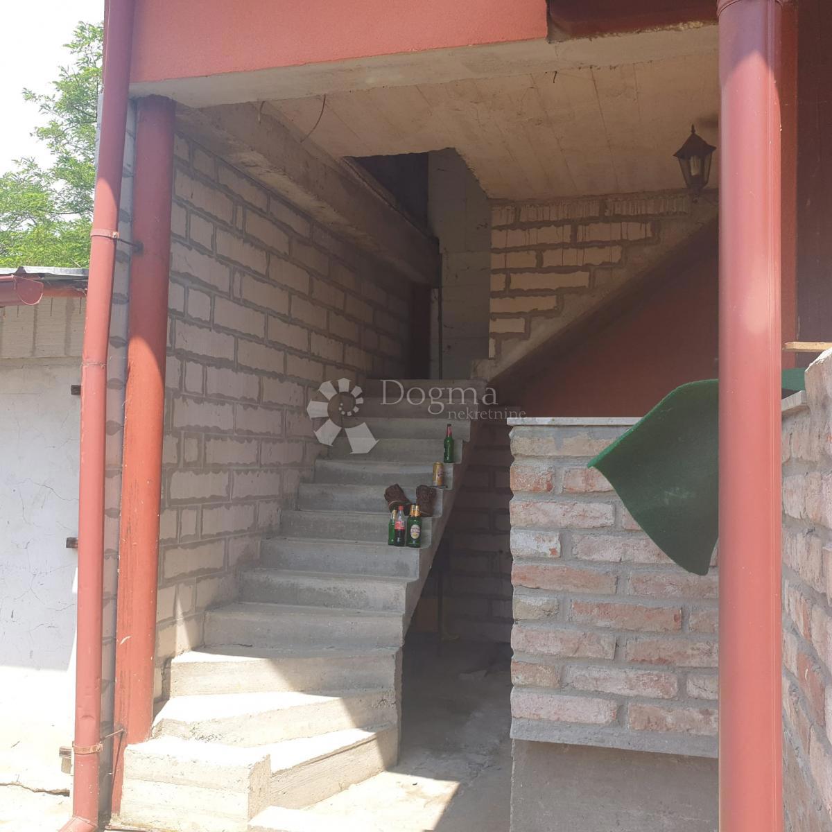 Casa Stružec, Popovača, 4.302m2