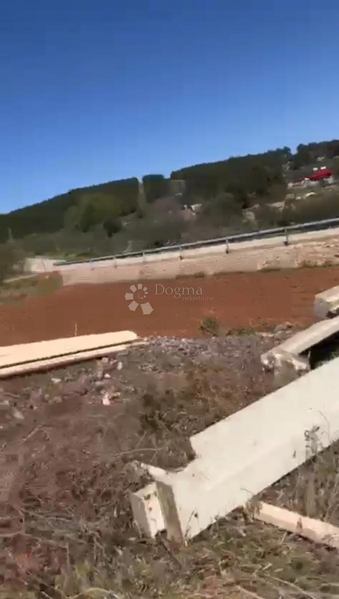 Terreno edificabile Jelsa, 1.900m2