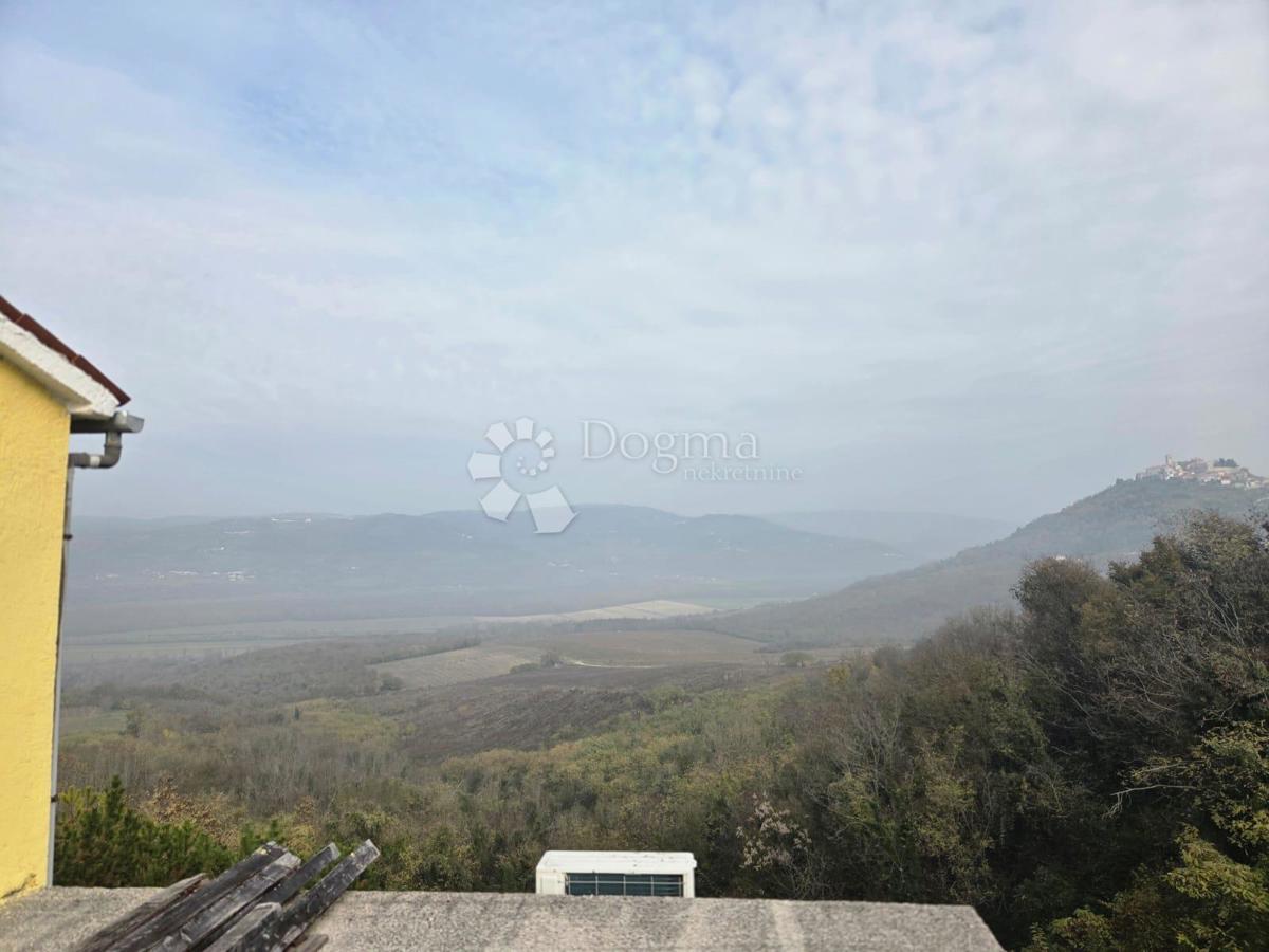 CASA CON VISTA WOW SU MONTONA