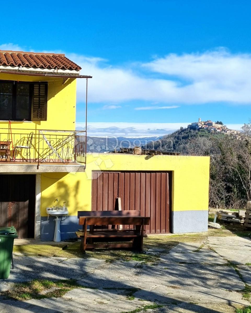 CASA CON VISTA WOW SU MONTONA