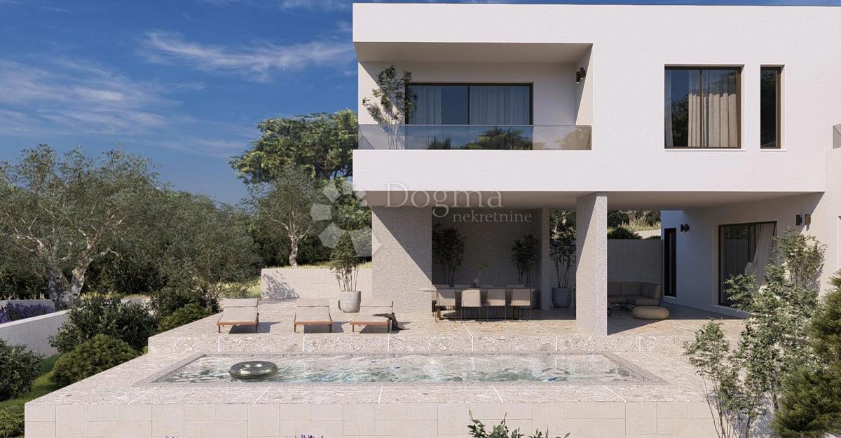 Terreno edificabile a 1,5 km dal mare con progetto approvato per una villa moderna 