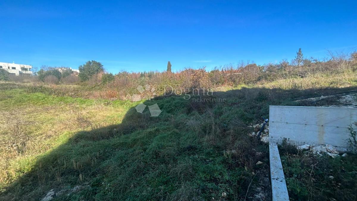 TERRENO EDIFICABILE KRNICA 780M2