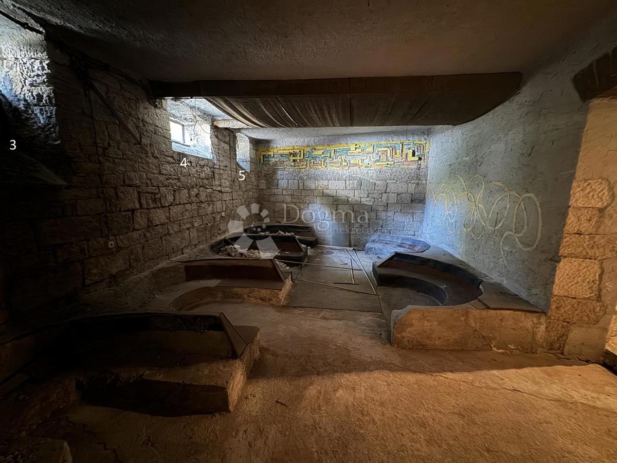 Locale commerciale Centar, Pula, 141,50m2