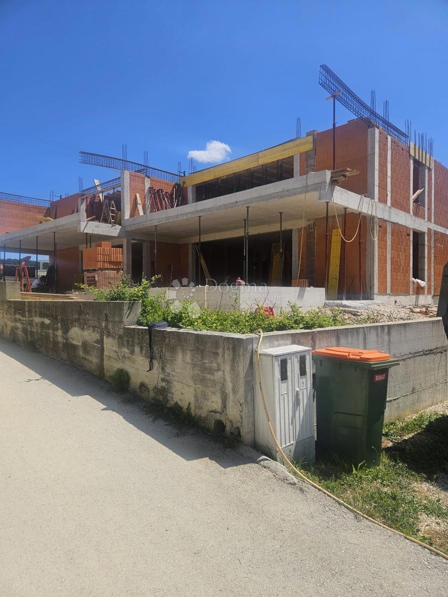 Appartamento Ljubač, Ražanac, 102,17m2