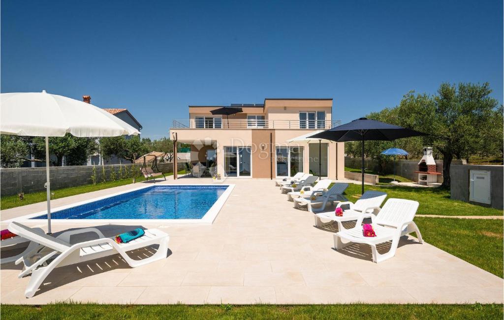 Lussuosa villa moderna con piscina e vista spettacolare – Vodnjan